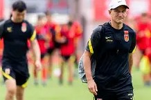 足球比分_星光璀璨的球员备战明星赛，吸引众多关注的简单介绍